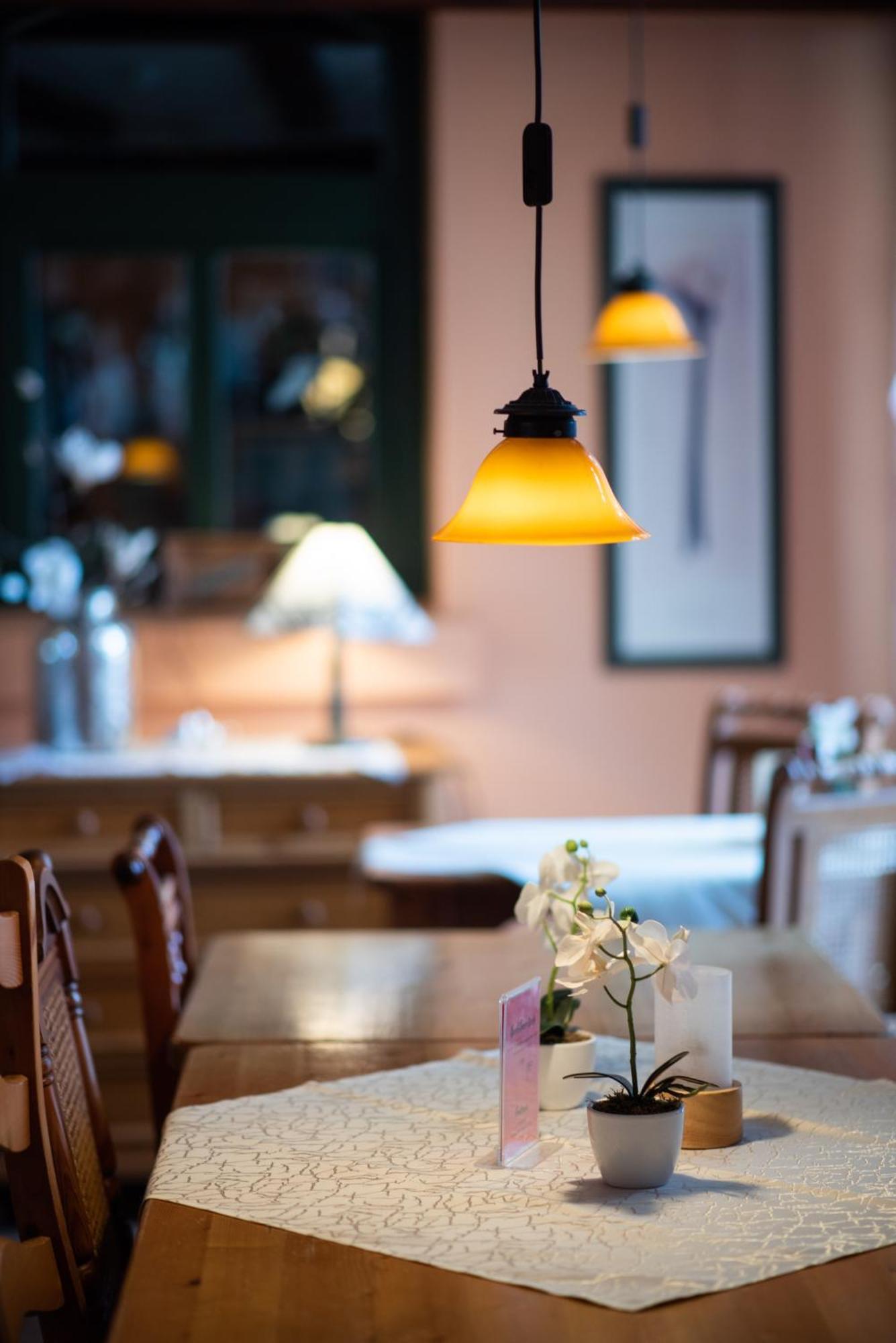 Mahlzeit - Hotel Brauhaus Weyhausen - Keramikstudio エクステリア 写真