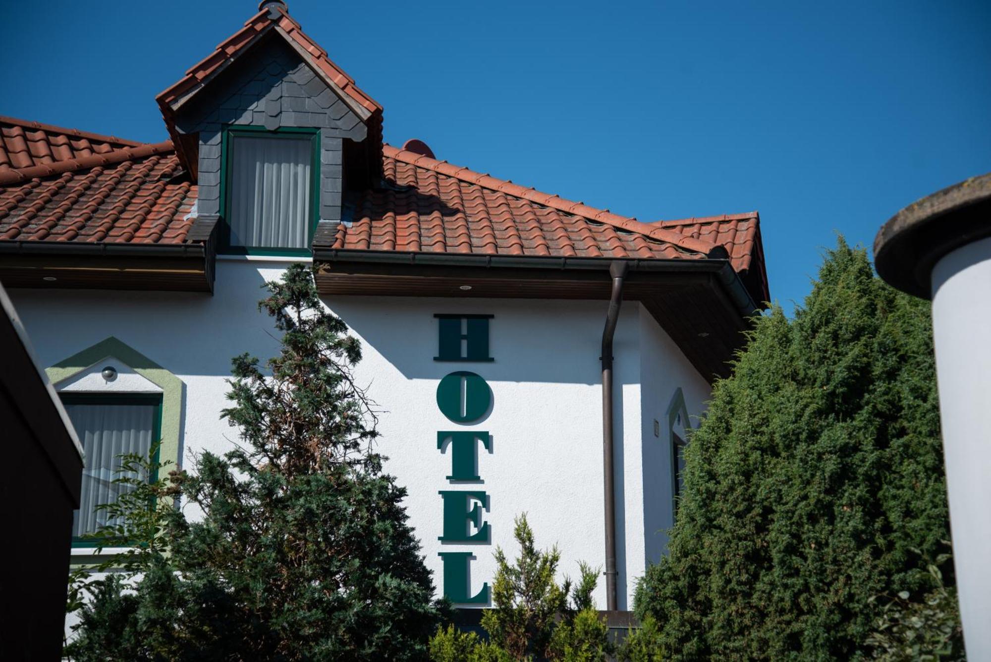 Mahlzeit - Hotel Brauhaus Weyhausen - Keramikstudio エクステリア 写真