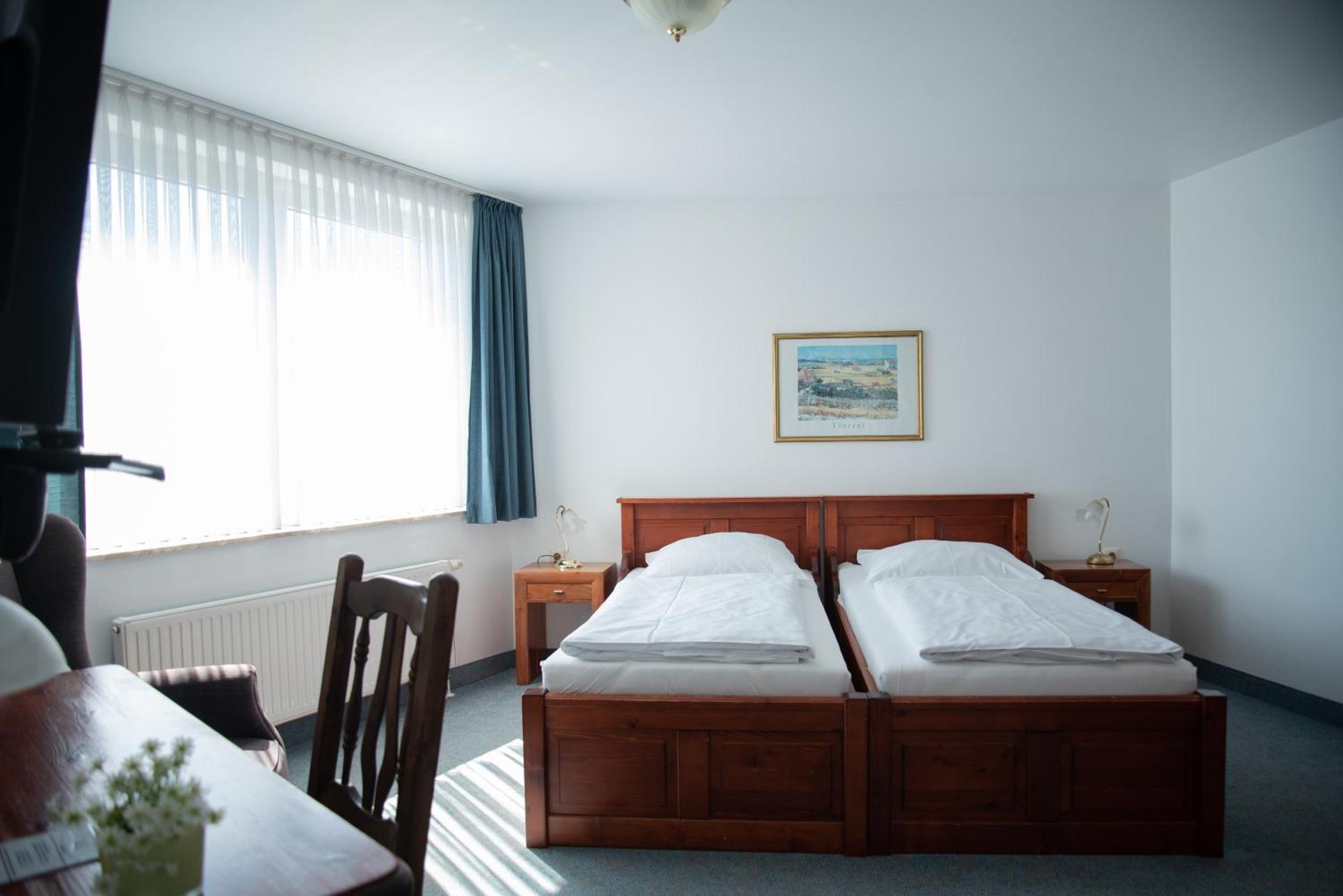 Mahlzeit - Hotel Brauhaus Weyhausen - Keramikstudio エクステリア 写真
