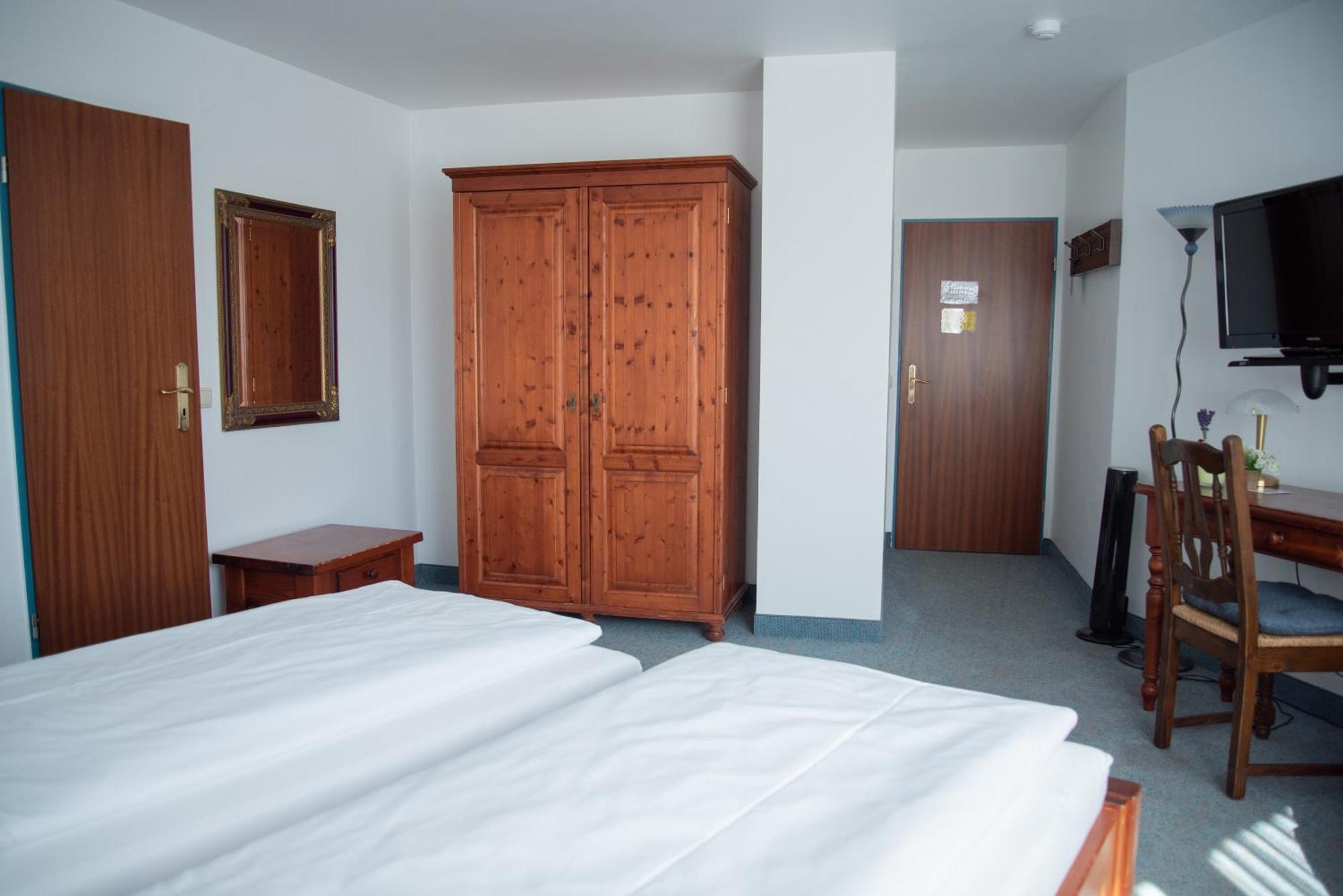 Mahlzeit - Hotel Brauhaus Weyhausen - Keramikstudio エクステリア 写真